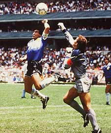 I Scuzzesi ringrazianu à Maradona... per avè eliminatu l'inglesi in 1986