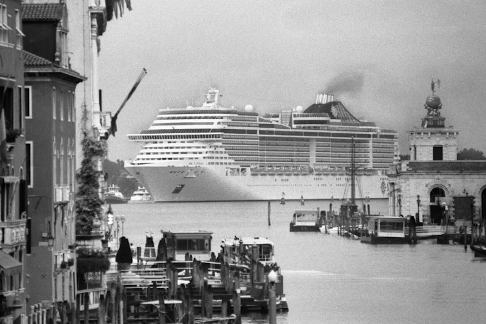 I battelloni chì inguffiscenu à Venezia