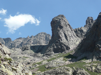 Da induve vene u nome di u "Cirque de la Solitude" ?