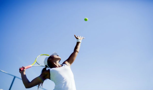 Les adaptations de mobilité scapulaire chez les jeunes athlètes de sports « overhead » : une analyse cinématique en 3D, chez des joueurs de tennis et des athlètes de sport « non overhead »