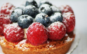 Raspberry and currant tart