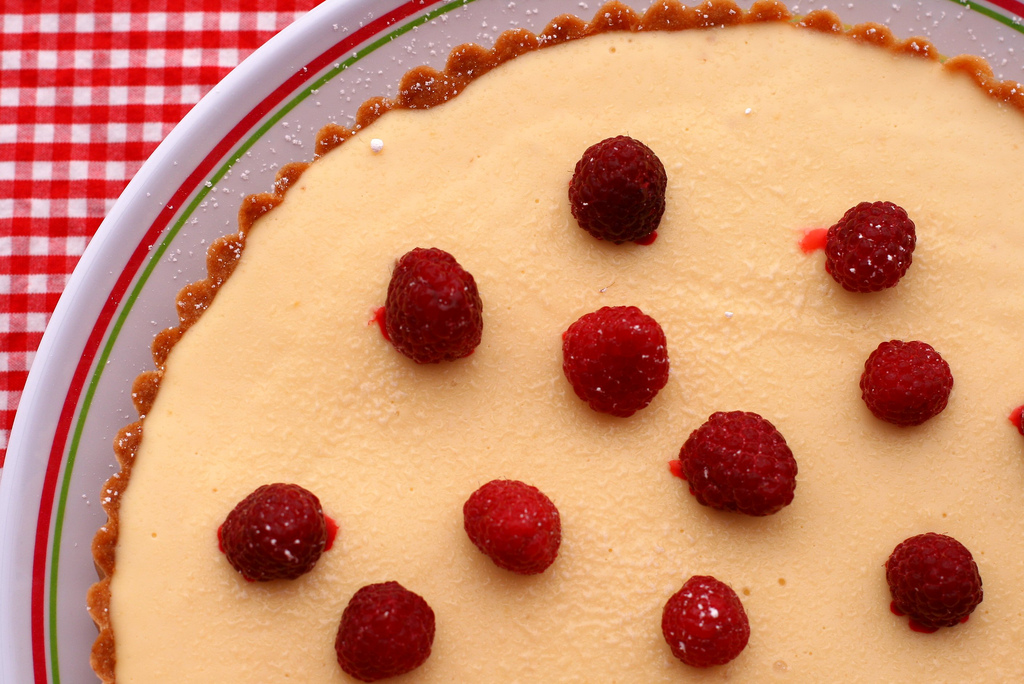 White chocolate tart with raspberries