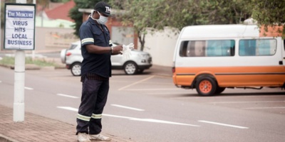 Virus: 572 décès en 24 heures en Afrique du Sud, un record