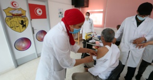 Túnez bate su récord con 9.823 contagios y 134 decesos en un solo día