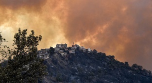 Algérie: 69 morts dans les incendies toujours en cours