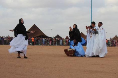 Un carnaval a sillonné la ville Tan-Tan mettant en valeur le patrimoine culturel sahraoui