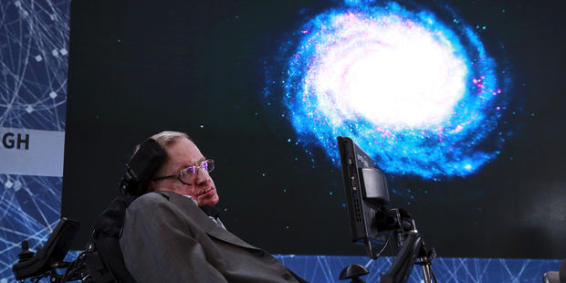 Stephen Hawking, l'homme qui a défié son handicap