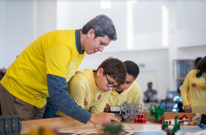 Des élèves marocains qualifiés pour des compétitions internationales de robotique - CP