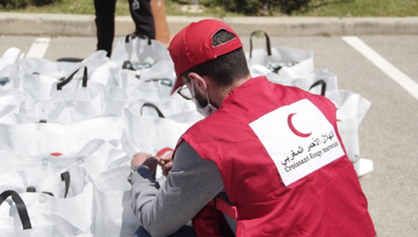 M'diq-Fnideq: Le Croissant Rouge marocain distribue des aides alimentaires aux étudiants étrangers