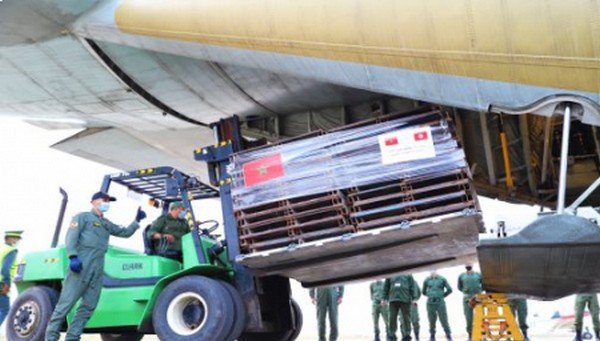 Poursuite du pont aérien avec la Tunisie transportant l'aide médicale d’urgence ordonnée par SM le Roi