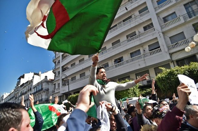 Algérie: Trois ans de prison requis contre un journaliste pour des articles sur des manifestations dans le sud du pays