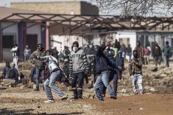 Violences policières en Afrique du Sud: Enquête sur une vingtaine de décès durant les troubles de juillet