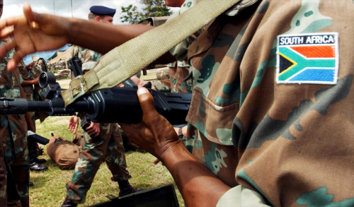 L’Afrique du Sud envisage de déployer l’armée lors des prochaines élections (ministre)