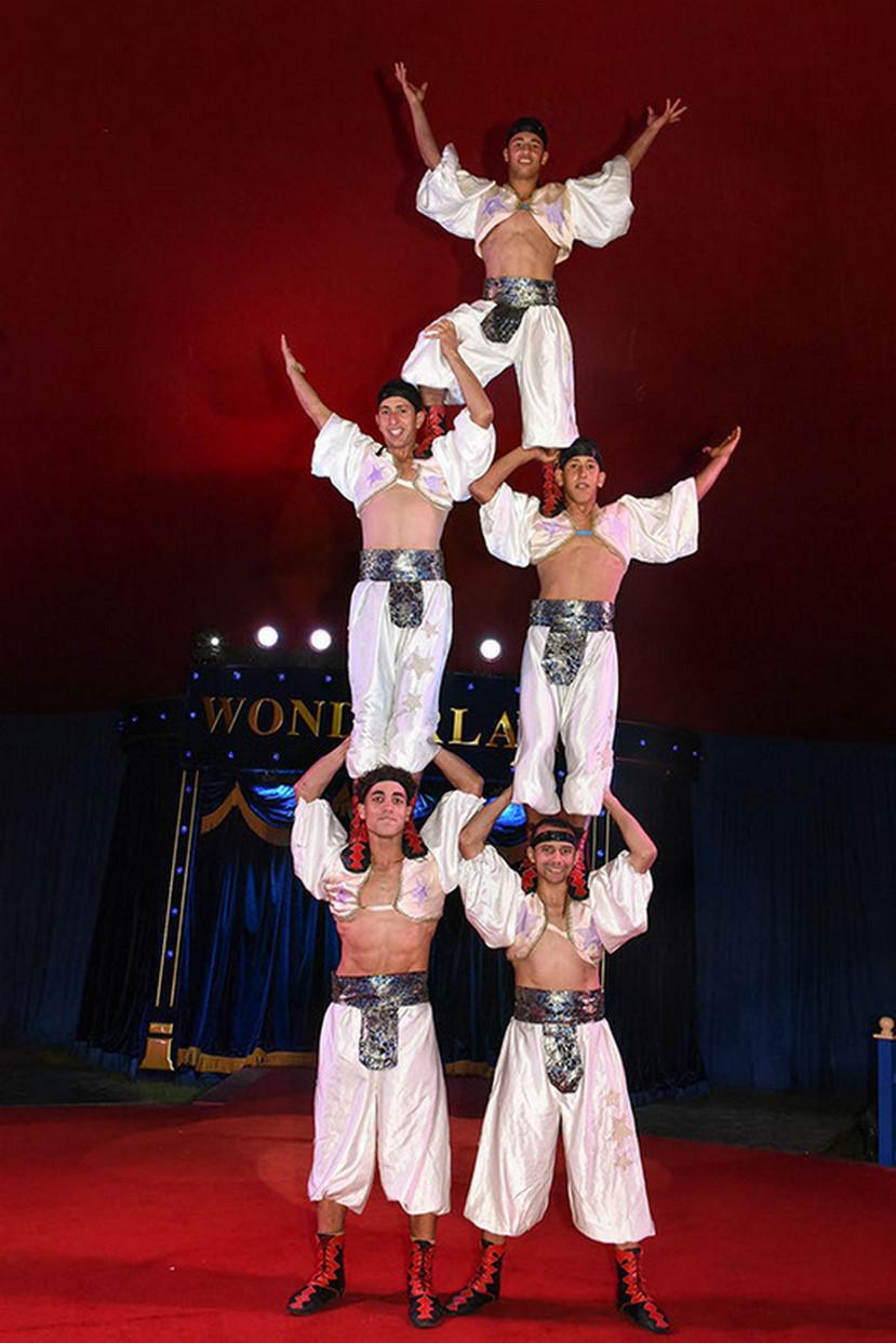 Des acrobates marocains de la ‘Casablanca Troup’ en tournée en Grande Bretagne