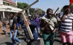 Violences en Afrique du Sud: Plus de 75.000 emplois affectés (ministère)
