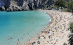 Chaîne humaine sur cinq plages de Tunis pour dénoncer la pollution du milieu marin