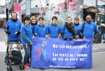 Jongeren voor Mensenrechten op de Kerstmarkt