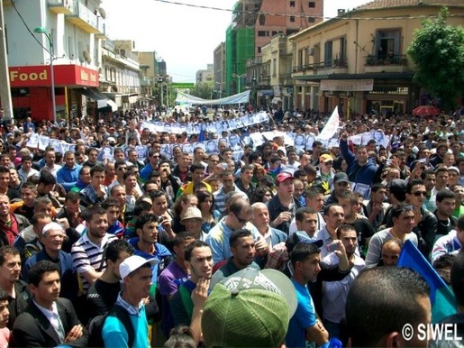 Les marcheurs pour l'auto détermination de la Kabylie ( PHOTO : SIWEL/ Amayas)