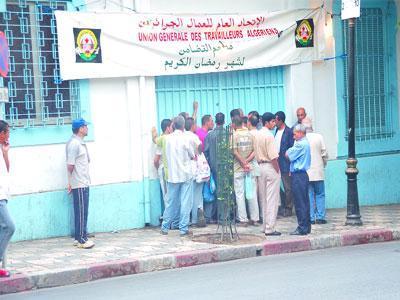 Queue devant un restaurant de la "Rahma" à Alger (PH/DR)