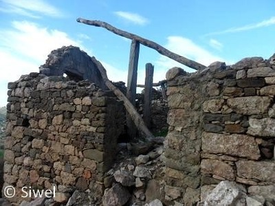 Ath El Kayed : des anciennes constructions en ruine (Photo Aksil)