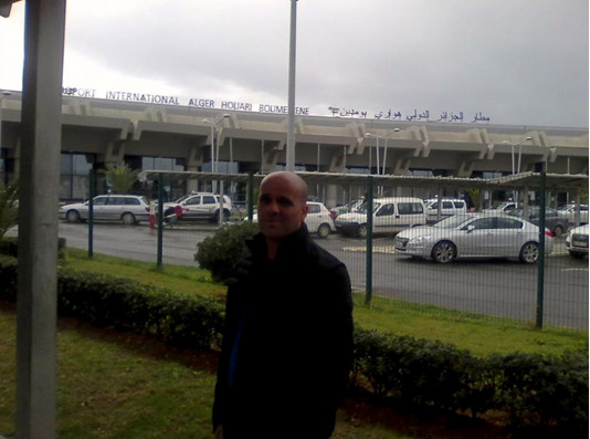 NPM : Le Vice-Président de l'APC de Souama à l'aéroport d'Alger, pour un aller simple sur Paris (PH/DR)