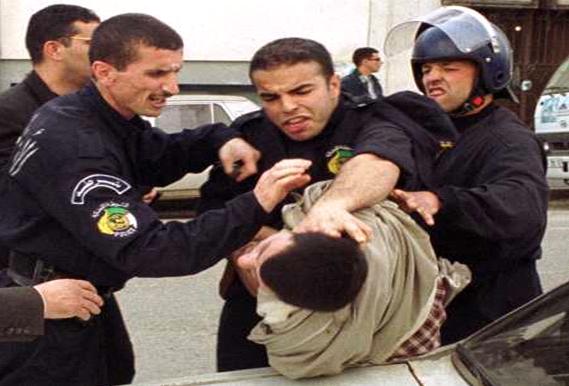 Les méthodes "pacifiques" de la police algérienne (PH/DR /Archives)