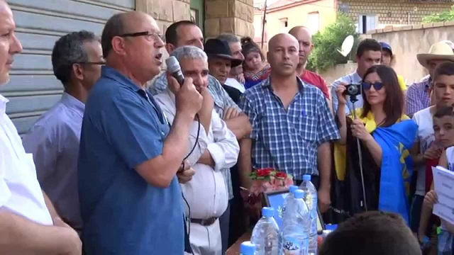 Discours de Mas Hmed Uheddad lors du lever du drapeau kabyle à At Is3ad (Ifigha, At Ghuvri) le 06/08/2015 (PH/SIWEL)