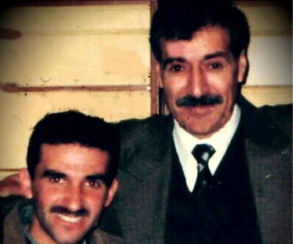 De g. à d. : Mas Bouaziz Ait Chebib et Mas Ferhat Mehenni, ici en 1998 (PH/DR)