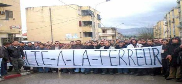 "Bavures" militaires en Kabylie : Le MAK appelle le peuple kabyle à la vigilance