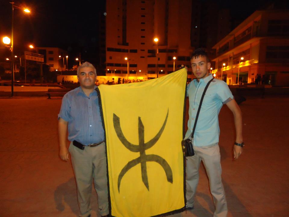 Le président du MAK, Bouaziz Ait Chebib, avec un représentant chawi du MAC ce vendredi soir à Tizi-Ouzou (PH/DR)