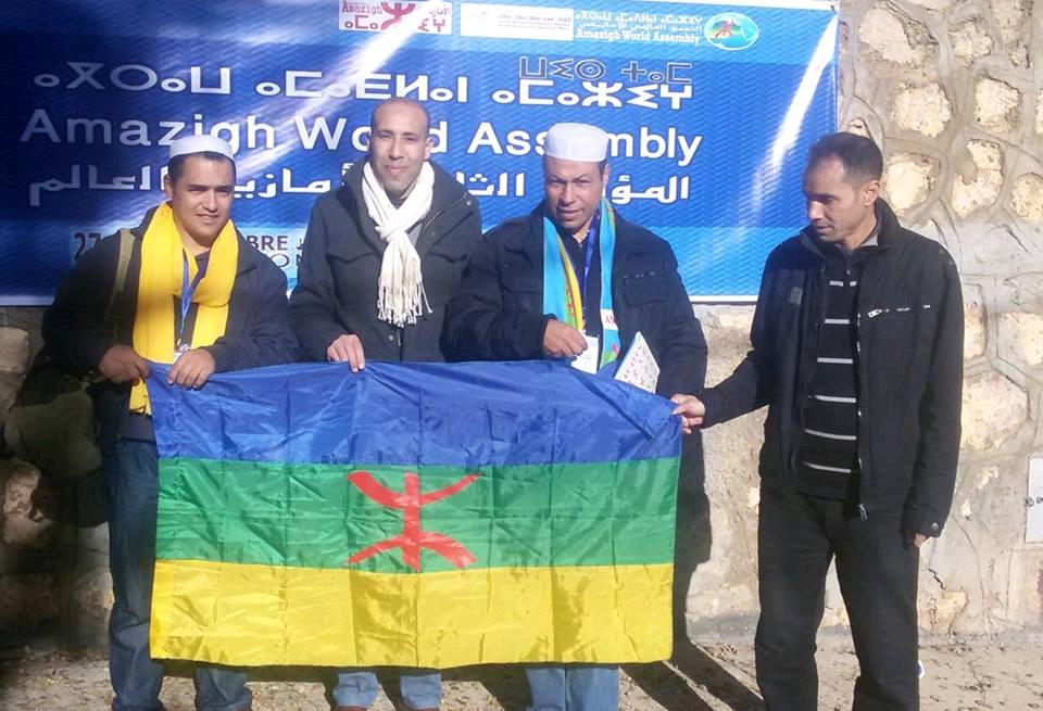 Salah Abounna et Khodir Sekouti, respectivement le Ier et le 3è à partir de la gauche au congrès de l’Assemblée mondiale amazighe (PH/DR)