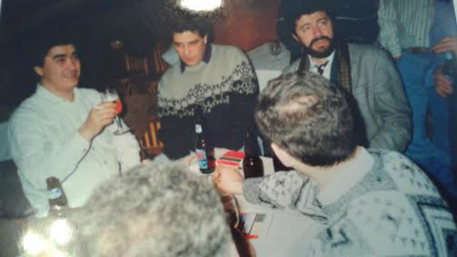 Lhacène Ziani (à g.) avec Lounès Matoub à Montréal en 1993 (PH/DR)