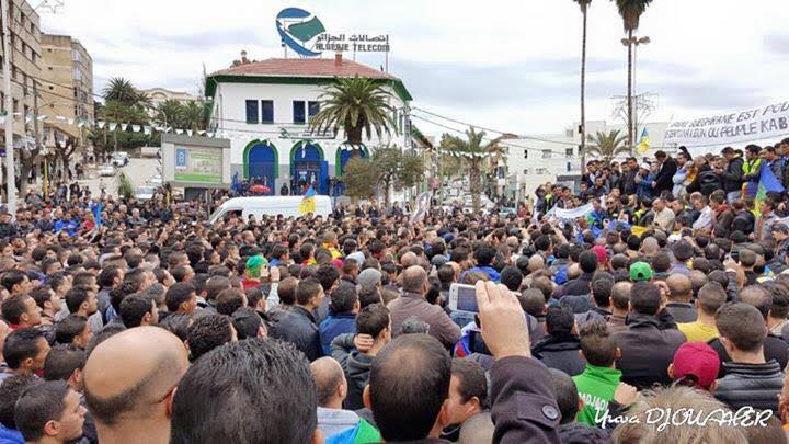 Conseil Universitaire du MAK deTizi-Ouzou "salue le courage et la maturité politique des militants kabyles"
