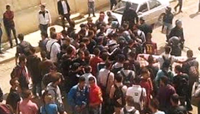 Urgent : Violente répression de la marche des étudiants à Tuvirett (Bouira)