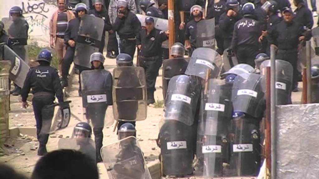 Kabylie 20 avril 2014 Tizi Face à face avec la police (PH/capture d'écran _Archives)