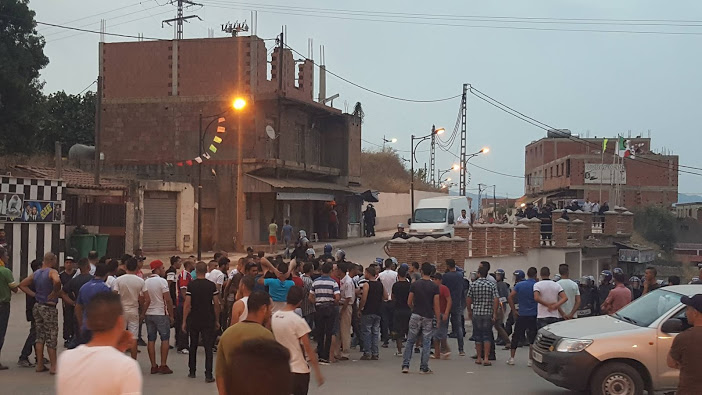 URGENT / Risques d'émeutes à At-Wagnun après que la population ait tenté d'imposer le meeting