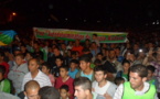 En hommage à  Matoub Lounes : Une banderole en faveur de l'autodétermination du peuple kabyle dans un gala d'Oulehlou  à Lota.