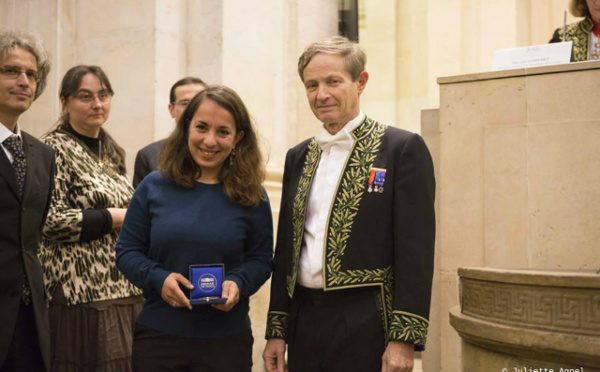 La Kabyle Yasmine Amhis lauréate du grand prix Jacques Herbrand (Physique)