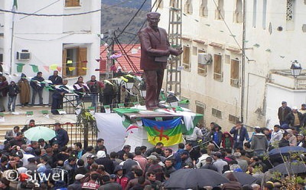 Ighil-Ali : la statue de Jean Lmouhouv Amrouche inaugurée