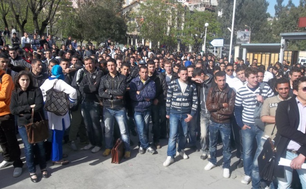 Rassemblement du MAK–UMMTO à l’université Mouloud Mammeri