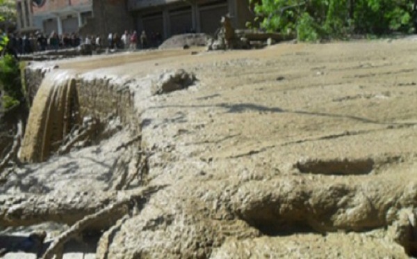 Illilten : le retour de la coulée de boue provoque la panique des citoyens