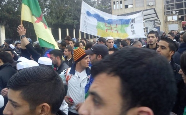 Guerre contre  les Amazighs Mozabites : Vaste élan de solidarité en Kabylie