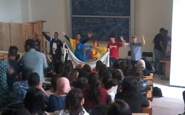 Université Mouloud Mammeri de Tizi Ouzou: Les étudiants du Campus de Tamda  honorent la Kabylie et son drapeau