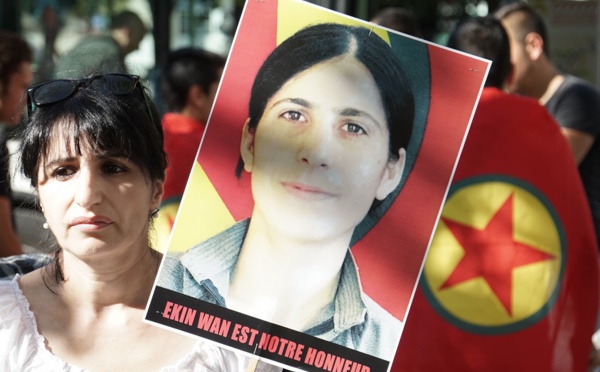 Les Kabyles soutiennent les Kurdes victimes des Turcs et de Daech