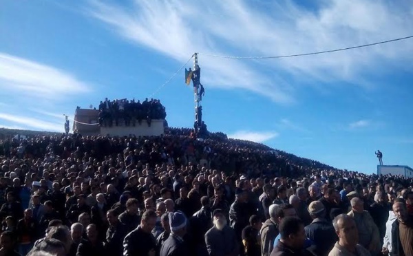 Hocine Ait-Ahmed : Des funérailles populaires malgré la récupération de la "police politique" algérienne