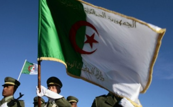 Bumerdas : Un militaire algérien tente d'abuser des étudiants avec une kalachnikov 