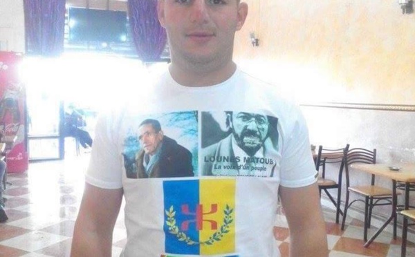 Urgent : Azdine Ouhamouche, militant du MAK, arrêté au stade de Tizi Ouzou pour avoir brandi le drapeau kabyle (actualisé)
